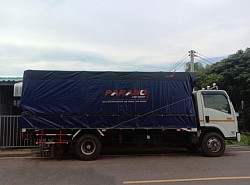 รถ 6 ล้อคลุมผ้าใบ